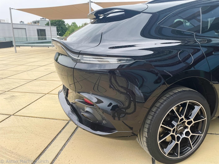 Vehicle image ASTON MARTIN DBX