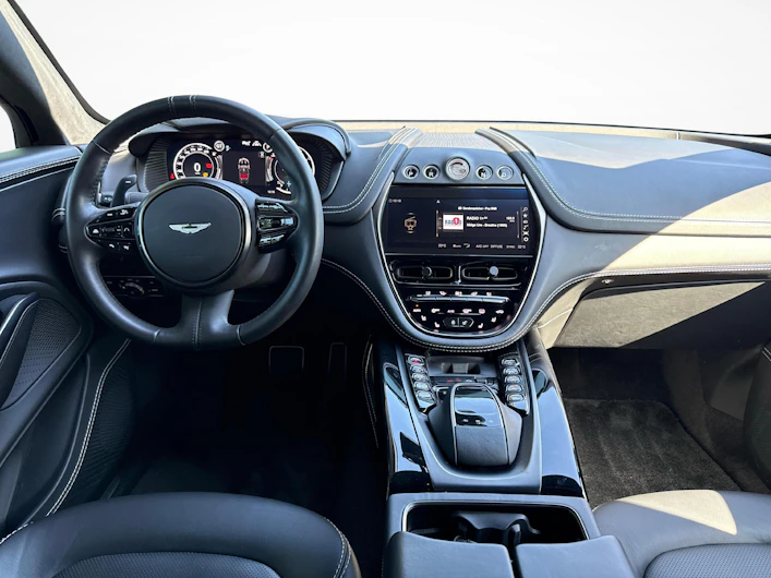 Fahrzeugbild ASTON MARTIN DBX