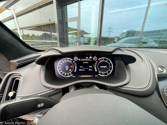 Vehicle image ASTON MARTIN DBX