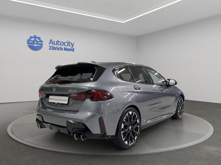 Vehicle image BMW 1 SERIES