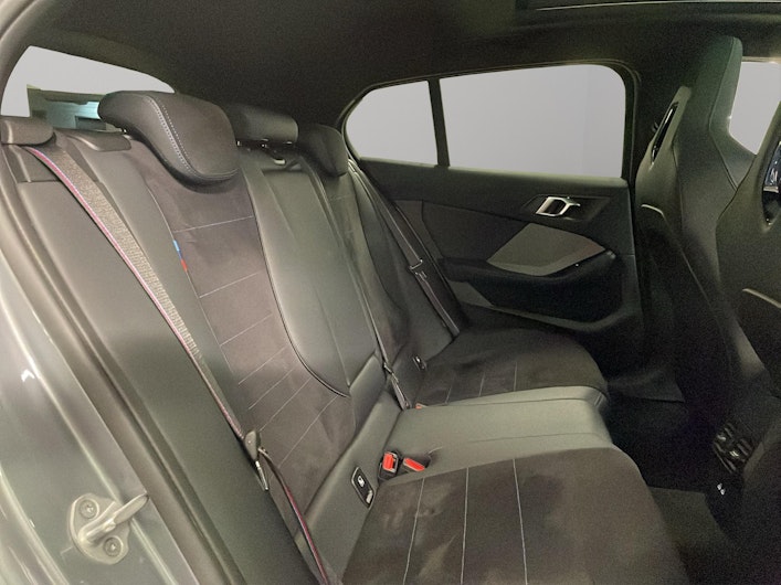 Vehicle image BMW 1 SERIES