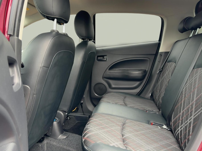 Vehicle image MITSUBISHI SPACE STAR