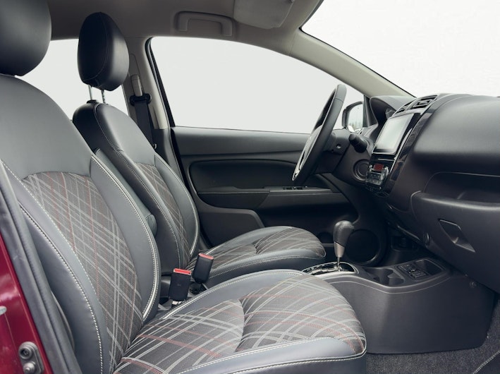 Vehicle image MITSUBISHI SPACE STAR