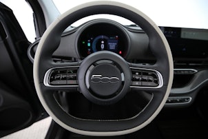 Vehicle image FIAT 500 Cabrio La Prima