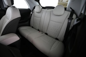 Vehicle image FIAT 500 Cabrio La Prima