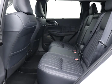 MITSUBISHI OUTLANDER 10