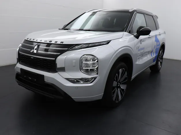 Mitsubishi Outlander 2.4 PHEV Instyle Blackline  4x4