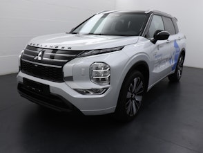 Vehicle image MITSUBISHI Outlander 2.4 PHEV Instyle Blackline  4x4