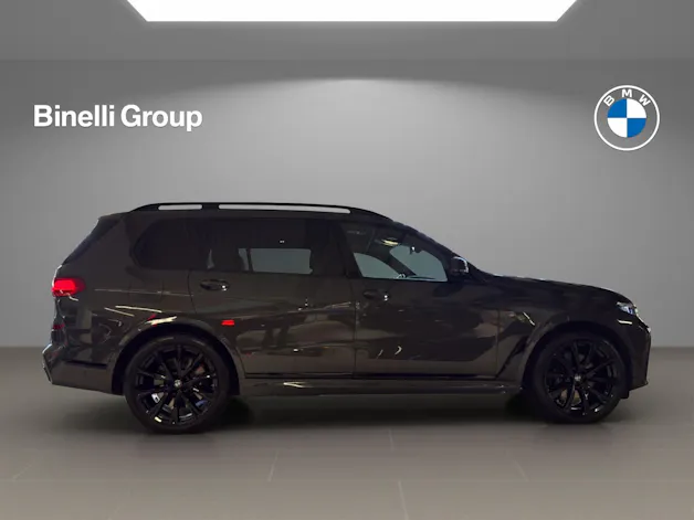 BMW X7 M50i