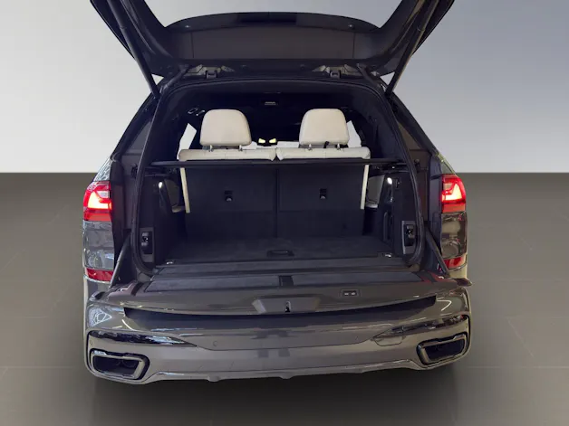 BMW X7 M50i