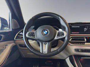 BMW X7 M50i