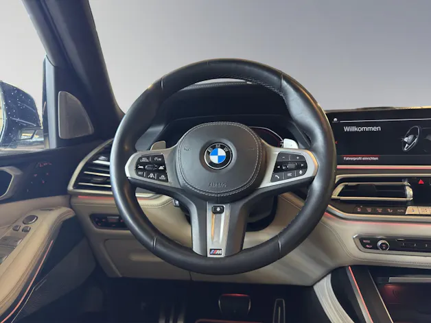 BMW X7 M50i