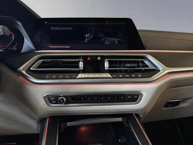 BMW X7 M50i