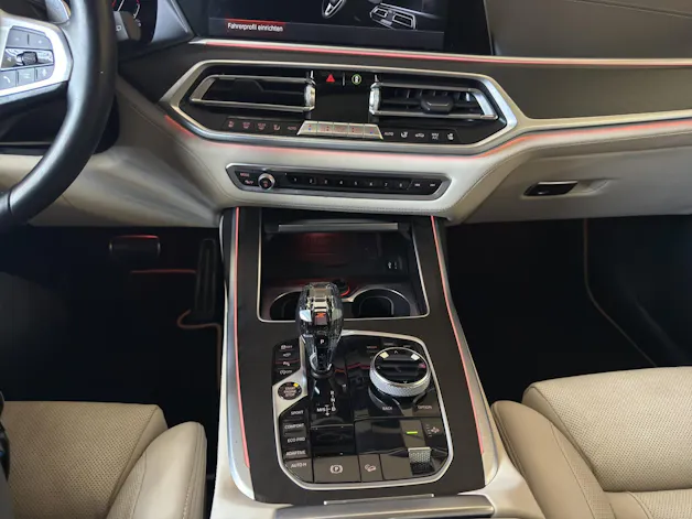 BMW X7 M50i