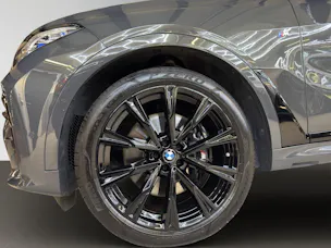 BMW X7 M50i