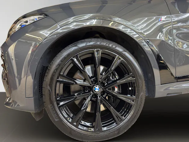 BMW X7 M50i