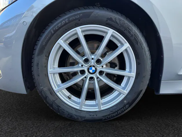 BMW 320d xDrive 48V Touring Steptronic M Sport