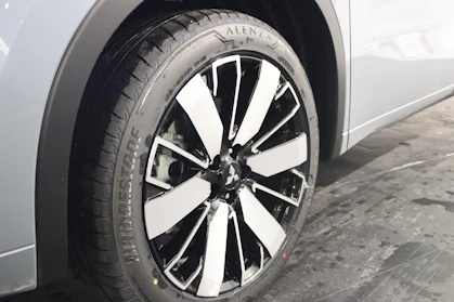 MITSUBISHI OUTLANDER 19