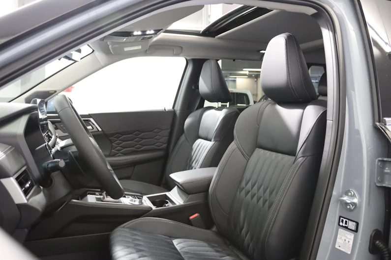 Fahrzeugbild MITSUBISHI OUTLANDER