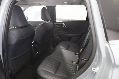 MITSUBISHI OUTLANDER 5