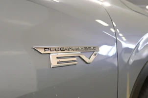 Fahrzeugbild MITSUBISHI Outlander 2.4 PHEV Instyle 4x4