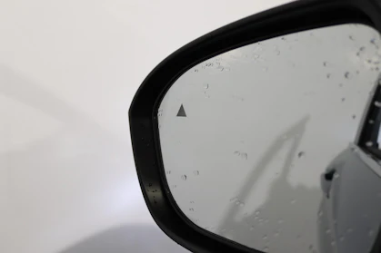 MITSUBISHI OUTLANDER 8