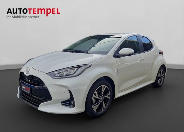 First vehicle image First vehicle image