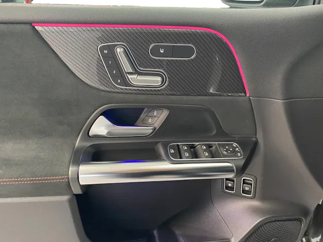 Mercedes-Benz B 250 e AMG Line
