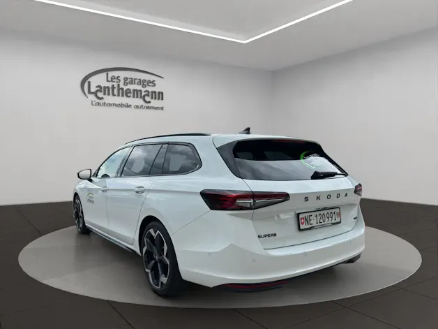 Škoda Superb Combi 2.0 TSI Sportline 4x4 DSG