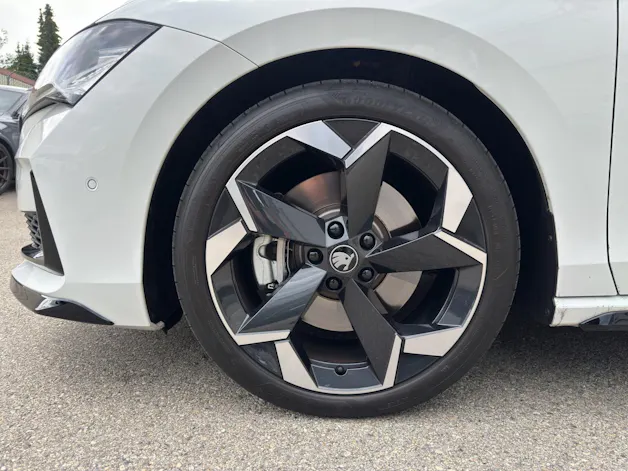 Škoda Superb Combi 2.0 TSI Sportline 4x4 DSG