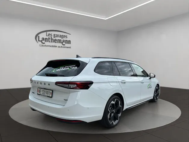Škoda Superb Combi 2.0 TSI Sportline 4x4 DSG