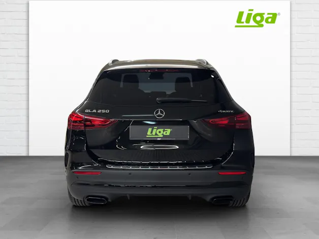 Mercedes-Benz GLA 250 AMG Line 4 Matic Swiss Star