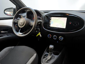 https://vehicle.imgix.net/4080273/6f87bea6-08f4-4ac9-9a8e-221694c9fbd2.jpg
