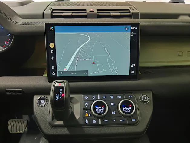 Land Rover Defender 110 3.0 D I6 300 75th Edition - Equipaggiato di gancio traino elettrico