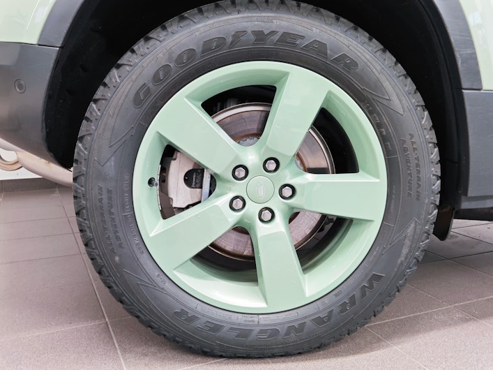 Vehicle image LAND ROVER DEFENDER