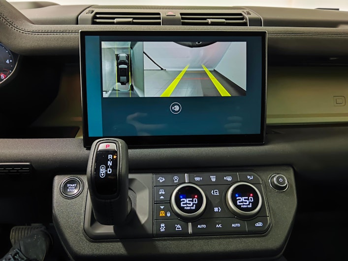 Vehicle image LAND ROVER DEFENDER