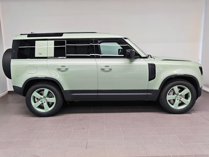 Vehicle image LAND ROVER DEFENDER