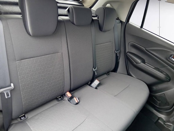 Vehicle image 15 Vehicle image 15