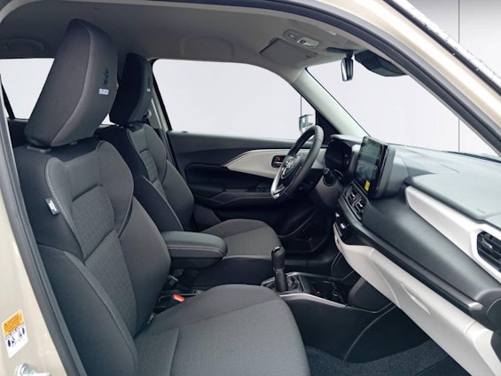 Vehicle image 14 Vehicle image 14