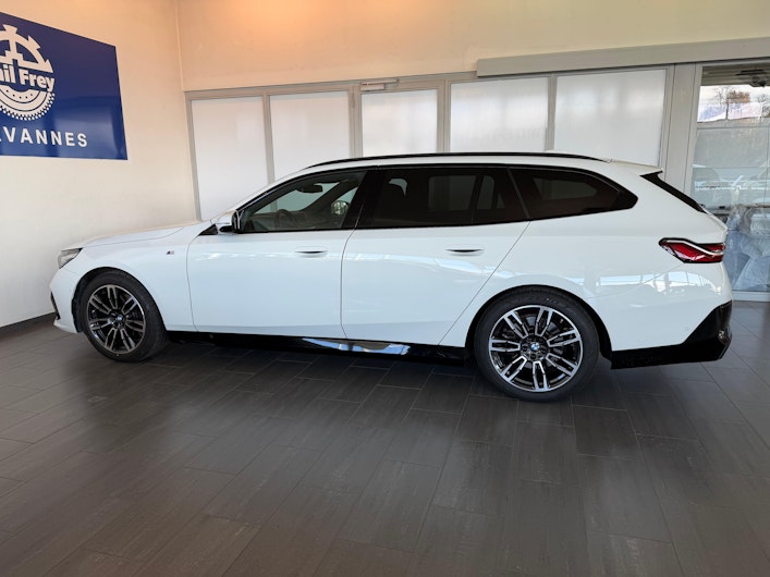 Vehicle image BMW 5 SERIES