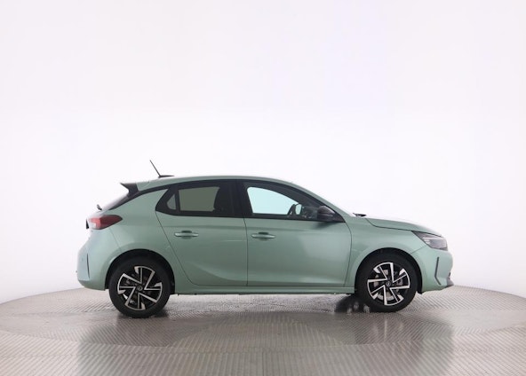 Vehicle image 4 Vehicle image 4