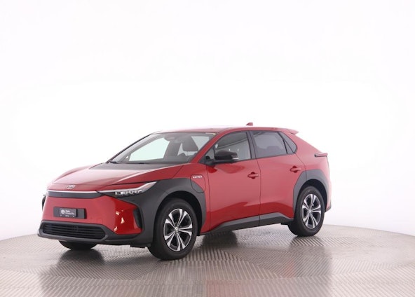 First vehicle image First vehicle image