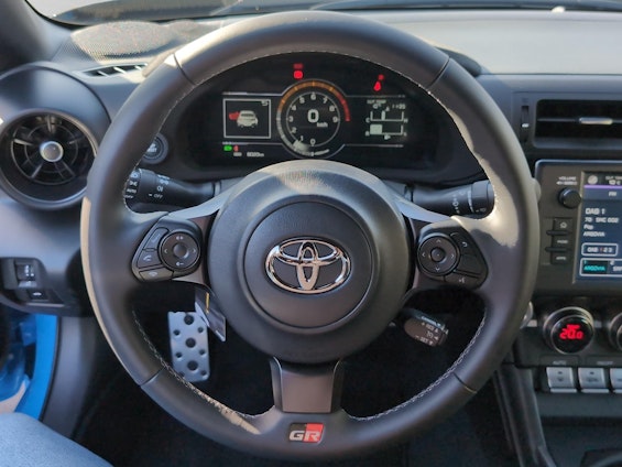 Vehicle image 4 Vehicle image 4