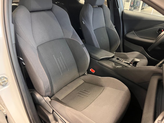 Vehicle image 14 Vehicle image 14