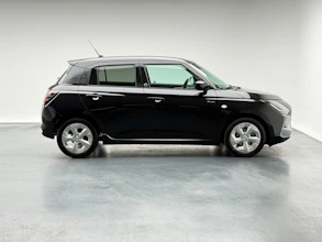 https://vehicle.imgix.net/4080658/c9379c6f-5e17-4fa3-8f19-982c46e10cb4.jpg