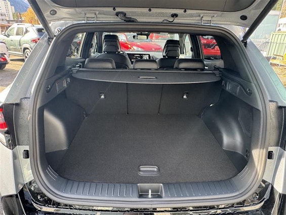 Vehicle image 4 Vehicle image 4