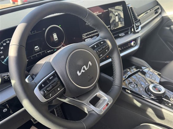 Vehicle image 9 Vehicle image 9