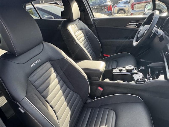 Vehicle image 11 Vehicle image 11