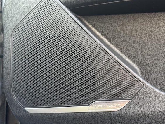 Vehicle image 6 Vehicle image 6