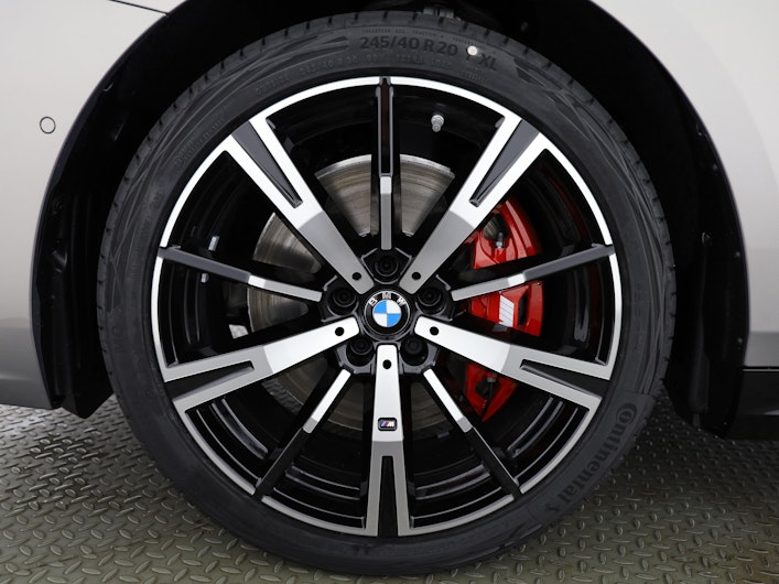 Vehicle image BMW 5 SERIES